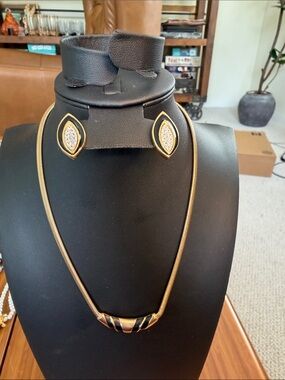 Vintage Avon gold tone and Black Pave Accent Necklace & Earring Set
